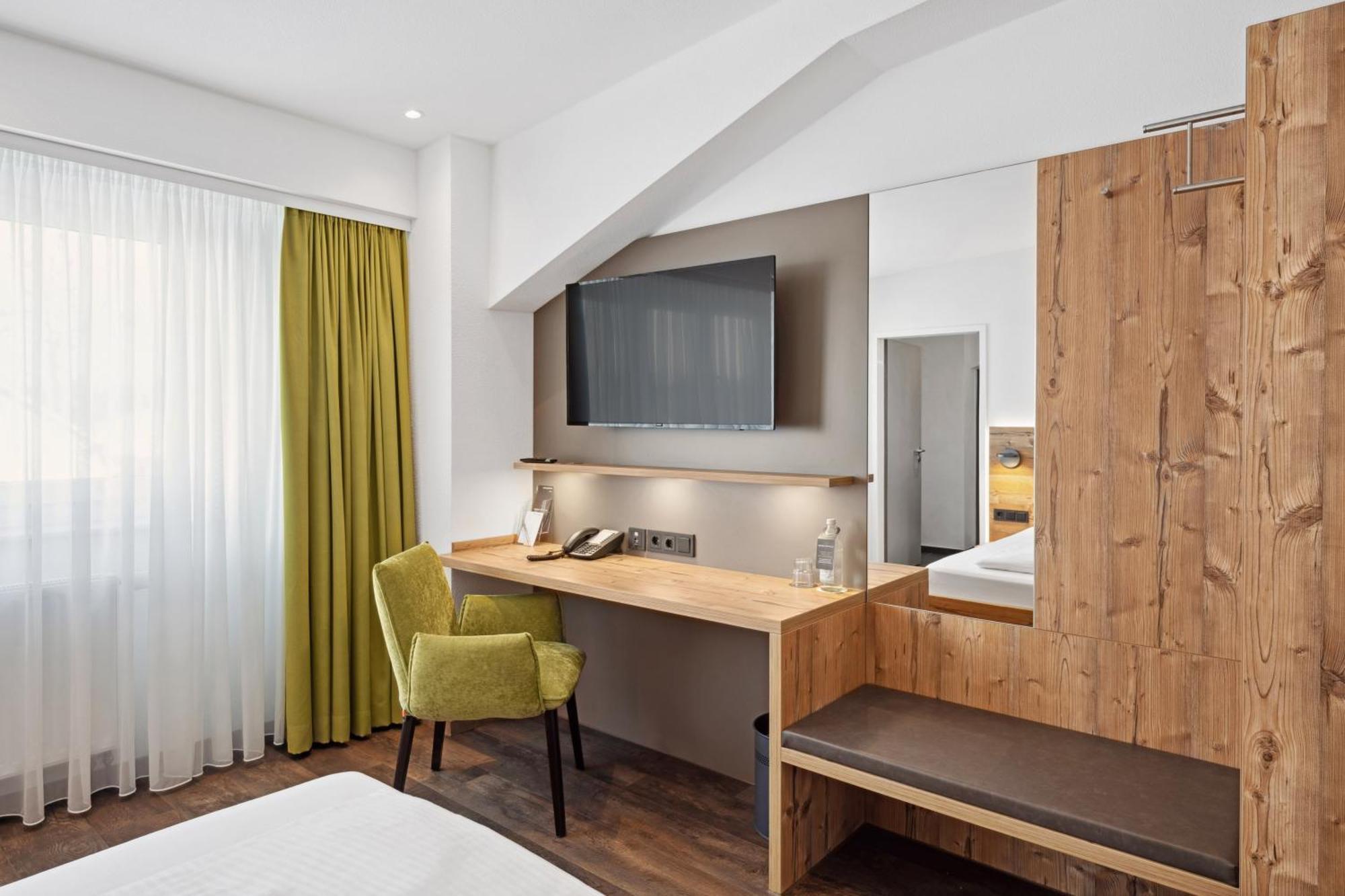 Hotel Zeppelin 라우파임 외부 사진